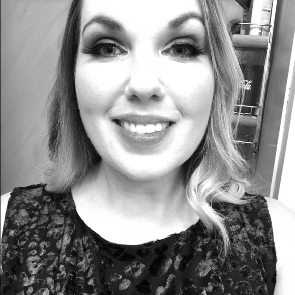 Meet your Posher, Amy - Picture 1 of 1